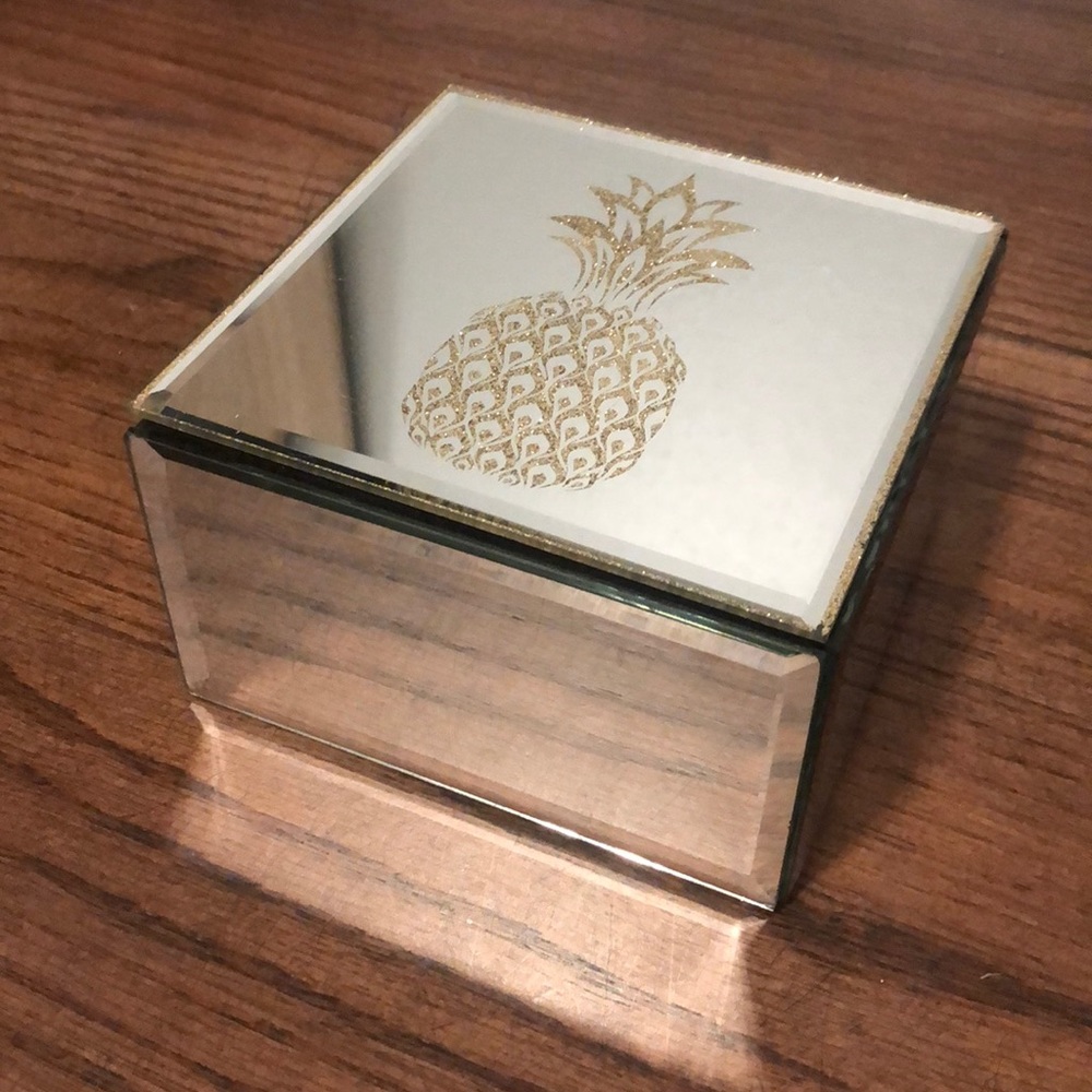 JT Rose jewelry box